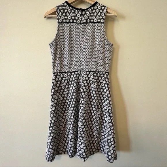 Loft Size 4 Sleeveless Knit Dress - Picture 2 of 6